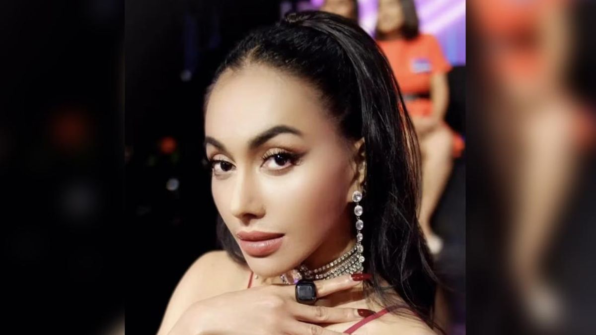 Denada Ungkap Alasan Operasi Plastik Demi Karier Hiburan